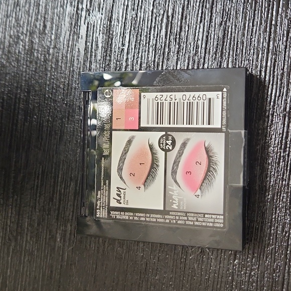 Revlon Colorstay Day to Night Eyeshadow Quad - Picture 4 of 5